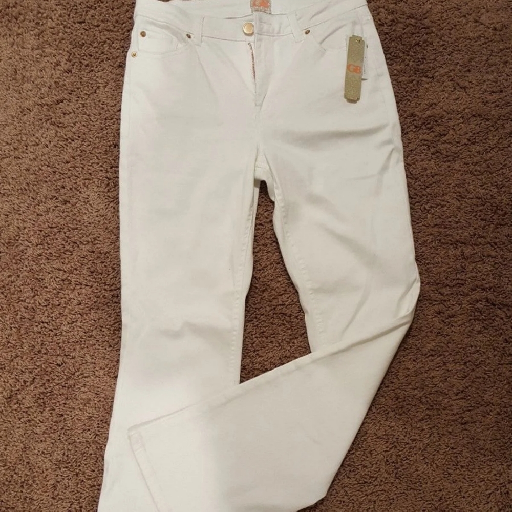 NWT Gianni Bini White Flare Jeans